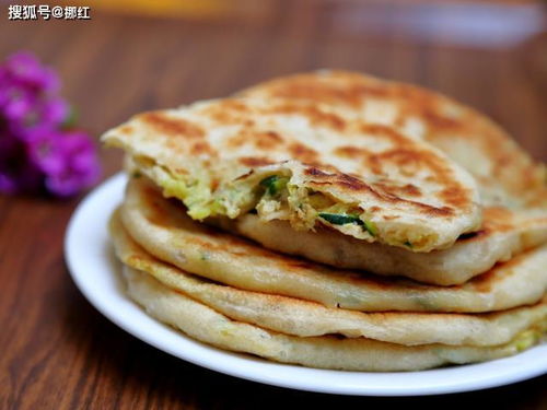 這餡餅不揉面不搟皮，焦香柔軟，放涼了也不硬——街頭小吃教你在家輕松做餡餅